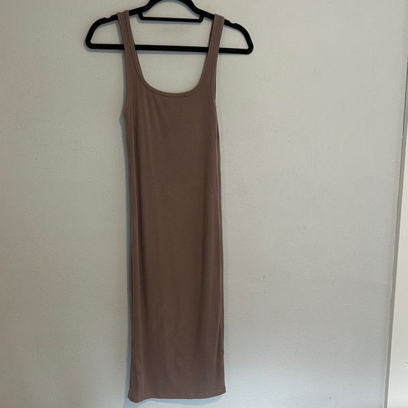 Wilfred Taupe ribbed Sleeveless Midi Dress - Picture 1 of 4